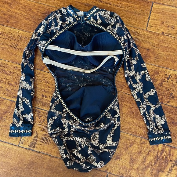 Custom Details  Dancewear competition leotard. Fits size CM-AXS - Picture 11 of 13